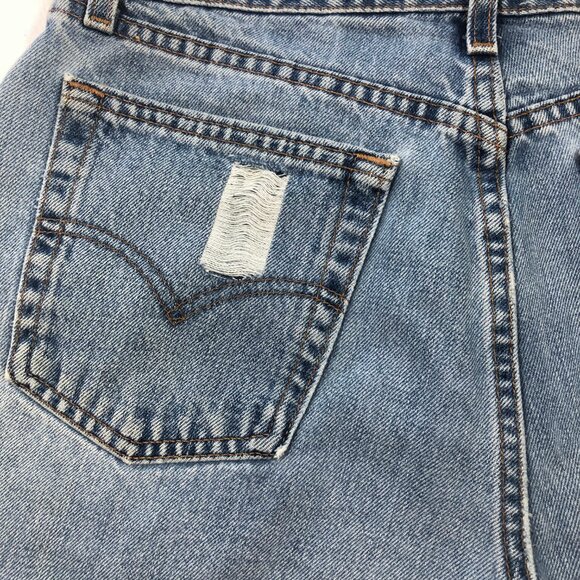 Levi's 560 Vintage Women's Cutoff Denim Shorts Distressed and Frayed Hem Size 12 - Picture 10 of 16